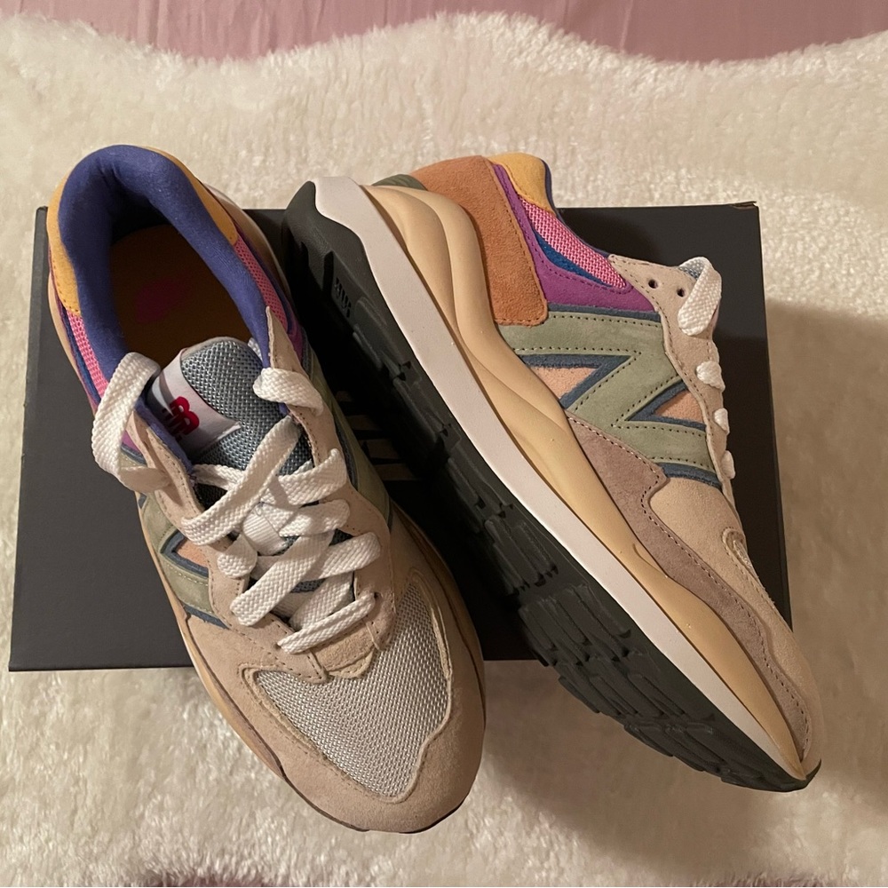 NIB New Balance 57/40 In Calm Taupe / Vibrant Apricot
